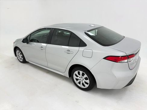 Used 2025 Toyota Corolla LE FWD image 37