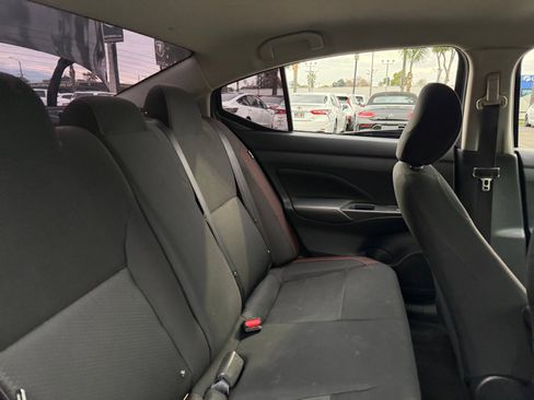 Used 2021 Nissan Versa SR image 18