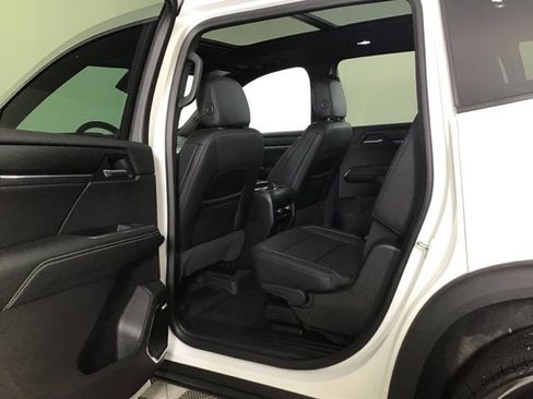 Used 2024 GMC Acadia Elevation w/ Luxury Package image 21