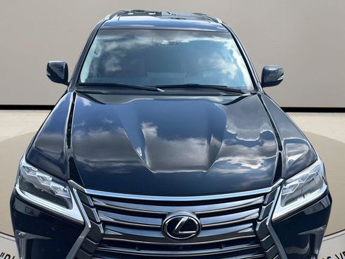 Used 2020 Lexus LX 570 4WD w/ Luxury Package image 2