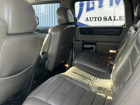 Used 2004 HUMMER H2 w/ Preferred Equipment Group AWD/4WD image 13