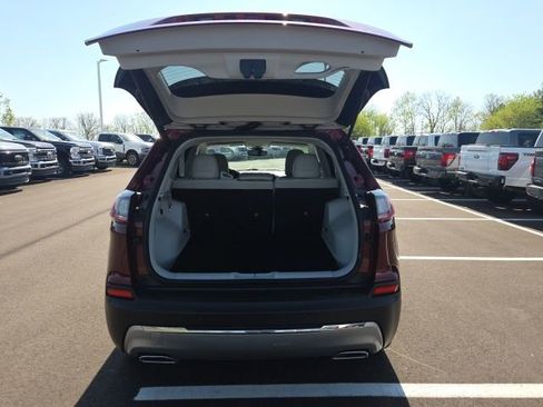 Used 2019 Jeep Cherokee Limited image 10