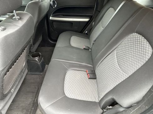 Used 2010 Chevrolet HHR LS image 17