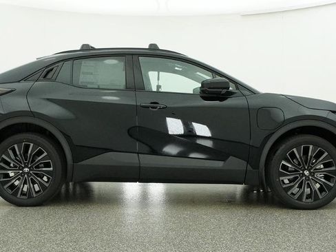 New 2026 Toyota C-HR AWD/4WD image 2