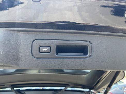 Used 2023 Honda Pilot EX-L image 19
