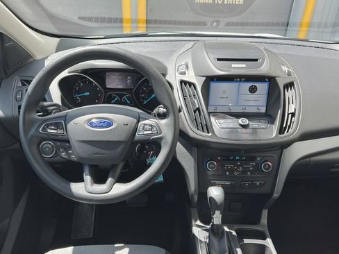 Used 2017 Ford Escape SE w/ Equipment Group 201A FWD image 13