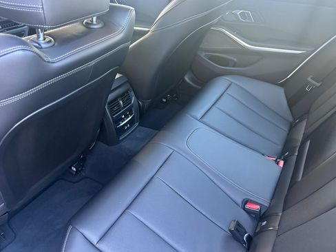 Used 2025 BMW 330i Sedan w/ Premium Package RWD image 15