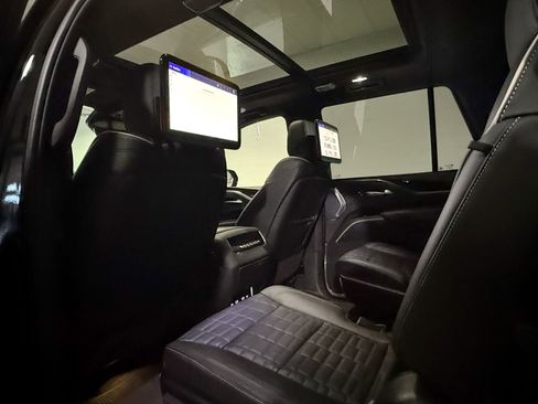 Certified 2024 Cadillac Escalade V w/ LPO, ONYX Package image 7