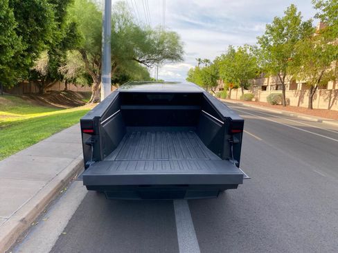 Used 2025 Tesla Cybertruck AWD Crew Cab image 63