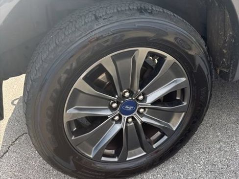 Used 2018 Ford F150 XLT w/ Equipment Group 302A Luxury AWD/4WD image 41