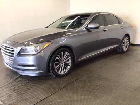 Used 2016 Hyundai Genesis 3.8 RWD image 3