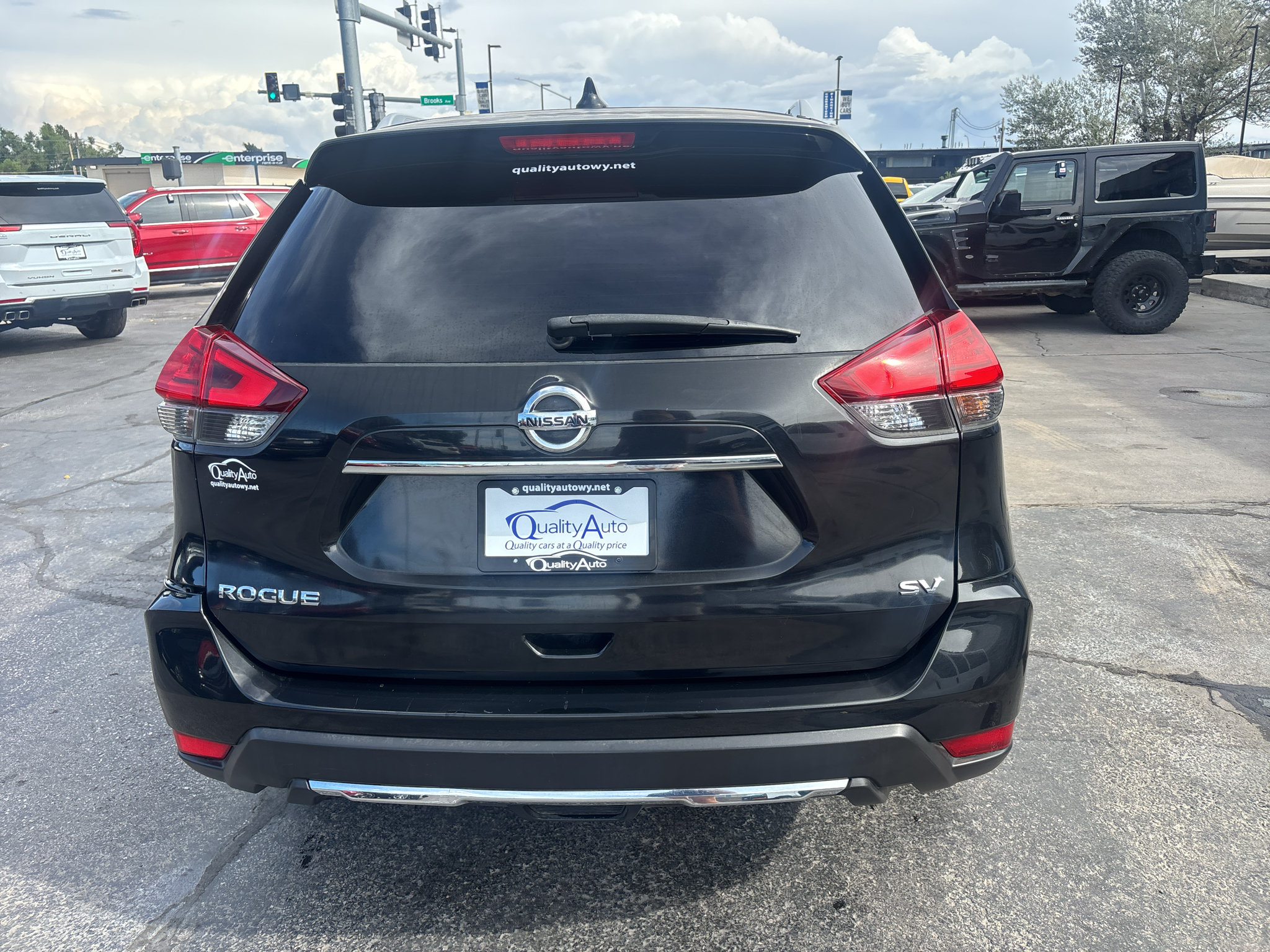 Used 2017 Nissan Rogue SV FWD image 7