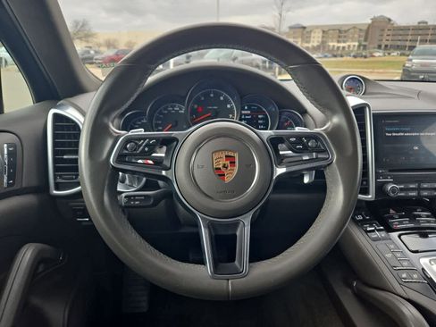 Used 2017 Porsche Cayenne image 23