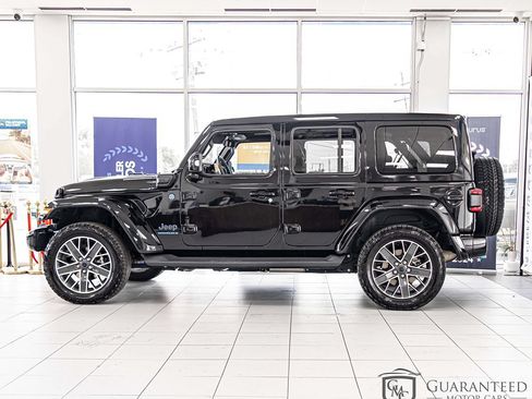 Used 2024 Jeep Wrangler High Altitude AWD/4WD image 6