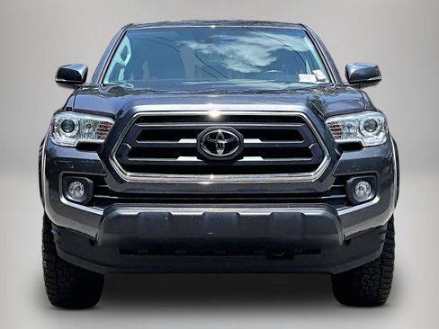 Used 2022 Toyota Tacoma SR5 AWD/4WD image 3