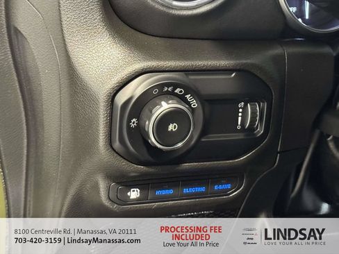 Used 2023 Jeep Wrangler Unlimited Sahara w/ Cold Weather Group AWD/4WD image 28