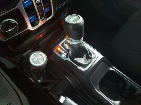 Used 2021 Jeep Wrangler Unlimited Sport AWD/4WD image 20