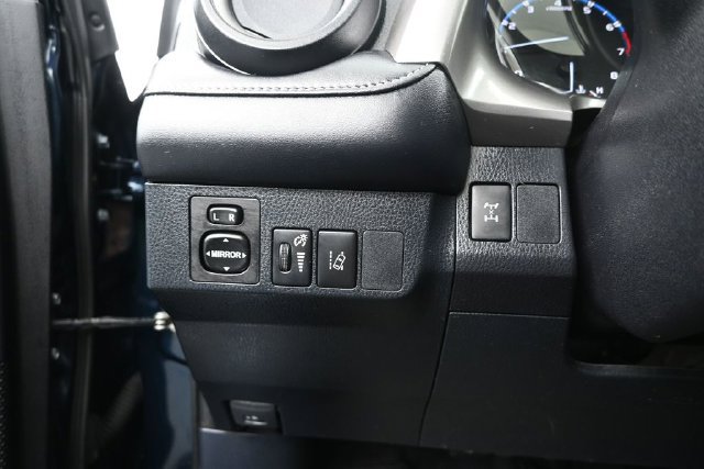 Used 2017 Toyota RAV4 XLE w/ Plus Extra Value Package AWD/4WD image 18