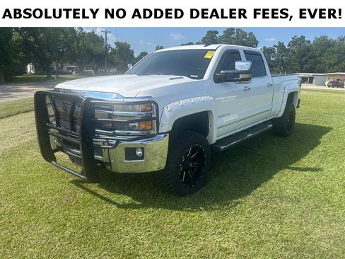 Used 2015 Chevrolet Silverado 2500 LTZ w/ Duramax Plus Package AWD/4WD image 2