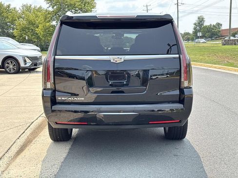Used 2020 Cadillac Escalade Platinum AWD/4WD image 24