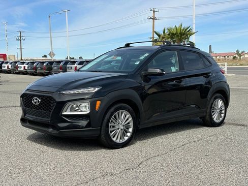 Used 2020 Hyundai Kona SEL FWD image 2