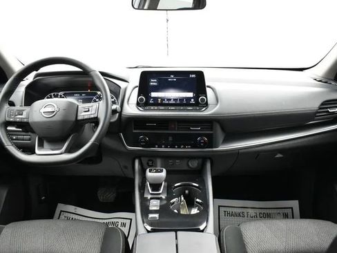 Used 2025 Nissan Rogue SV image 19