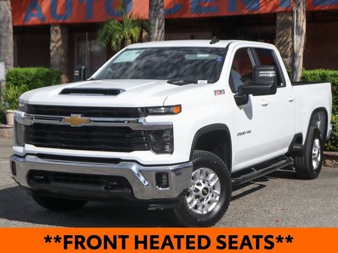 Used 2025 Chevrolet Silverado 2500 LT AWD/4WD image 4