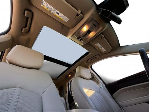 Used 2012 Cadillac SRX Luxury image 17