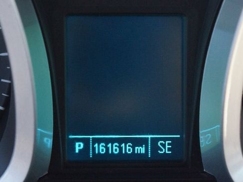Used 2017 Chevrolet Equinox LT w/ Convenience Package FWD image 4