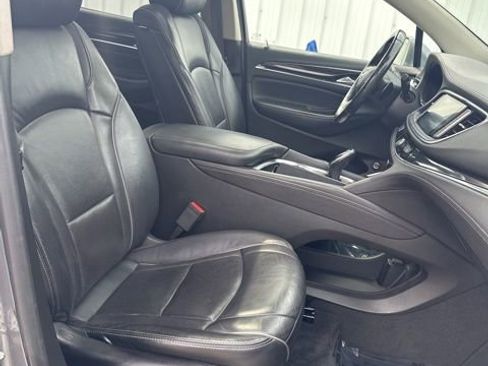 Used 2019 Buick Enclave Avenir w/ Avenir Technology Package AWD/4WD image 40