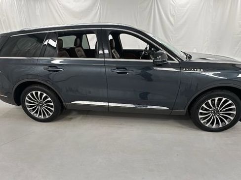 Used 2021 Lincoln Aviator Reserve w/ Equipment Group 201A AWD/4WD image 2