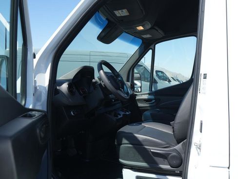 Used 2024 Mercedes-Benz Sprinter 2500 image 8