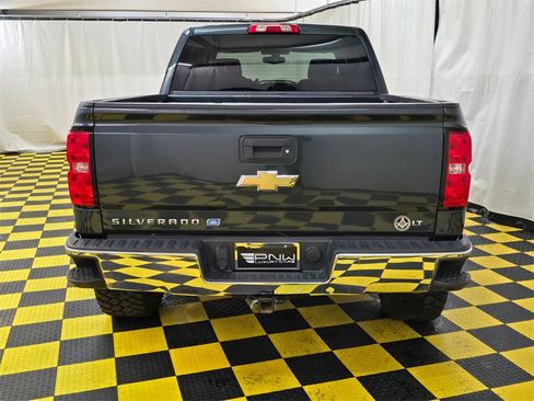 Used 2018 Chevrolet Silverado 1500 LT w/ LT Eassist Package image 4