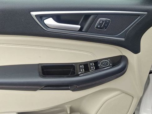 Used 2018 Ford Edge Titanium w/ Equipment Group 301A AWD/4WD image 10