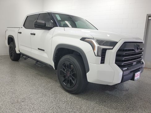 Used 2023 Toyota Tundra SR5 AWD/4WD image 4