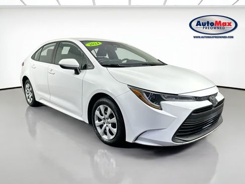 Used 2024 Toyota Corolla LE image 1