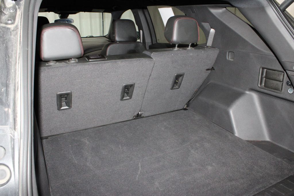 Used 2023 Chevrolet Equinox RS FWD image 19