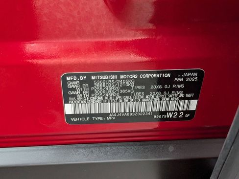 Used 2025 Mitsubishi Outlander SE image 30