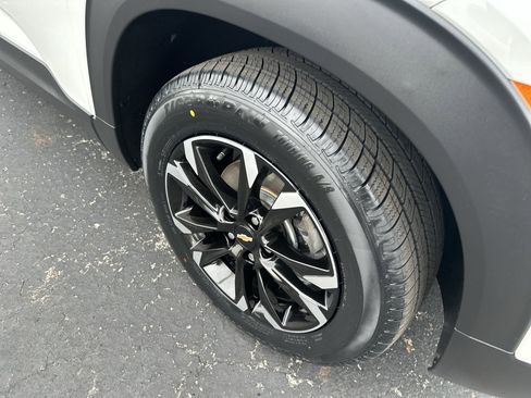 Certified 2021 Chevrolet TrailBlazer LT w/ Convenience Package FWD image 10