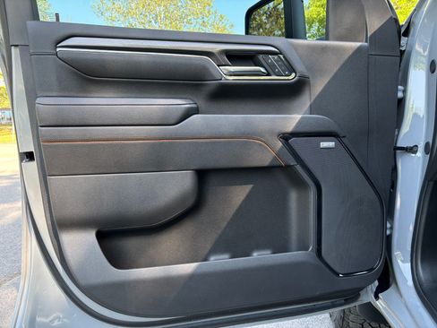 Used 2024 GMC Sierra 2500 AT4 w/ AT4 Premium Plus Package AWD/4WD image 65