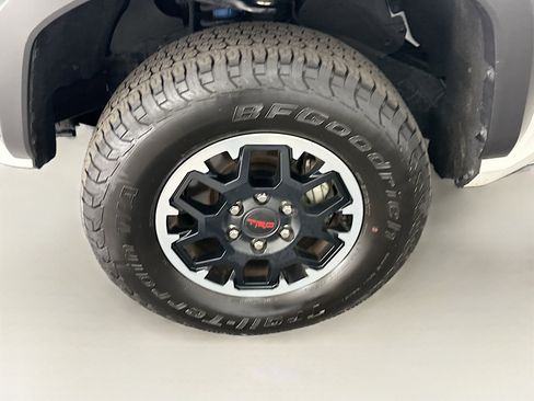 Used 2025 Toyota Tacoma TRD Off-Road image 11