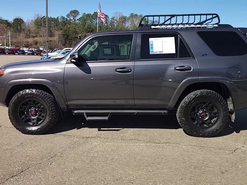 Used 2022 Toyota 4Runner SR5 Premium w/ Moonroof Package image 16
