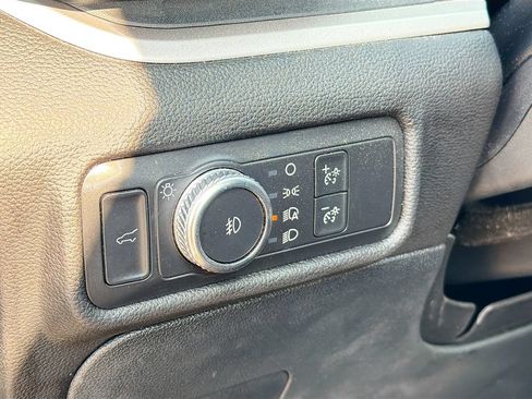 Used 2021 Ford Explorer XLT w/ Equipment Group 202A AWD/4WD image 10