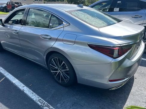 Used 2025 Lexus ES 350 w/ Premium Package FWD image 8