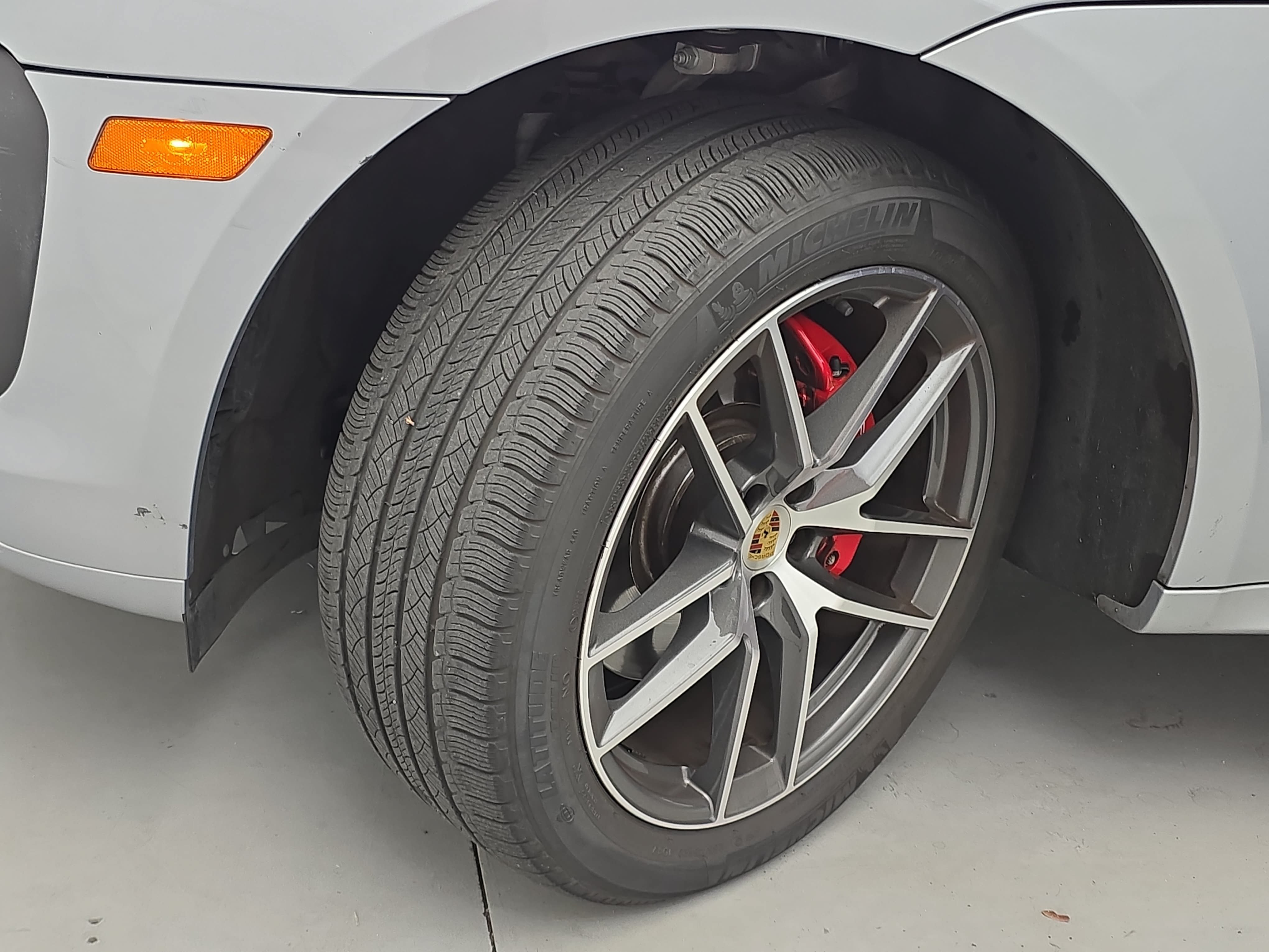Certified 2024 Porsche Macan S AWD/4WD image 35