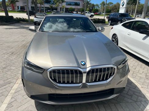 Certified 2024 BMW 530i w/ Premium Package image 3