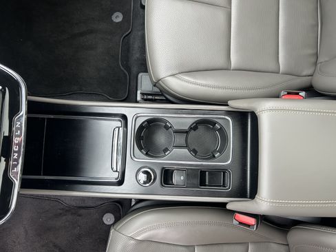 Certified 2023 Lincoln Corsair AWD w/ Equipment Group 101A image 15