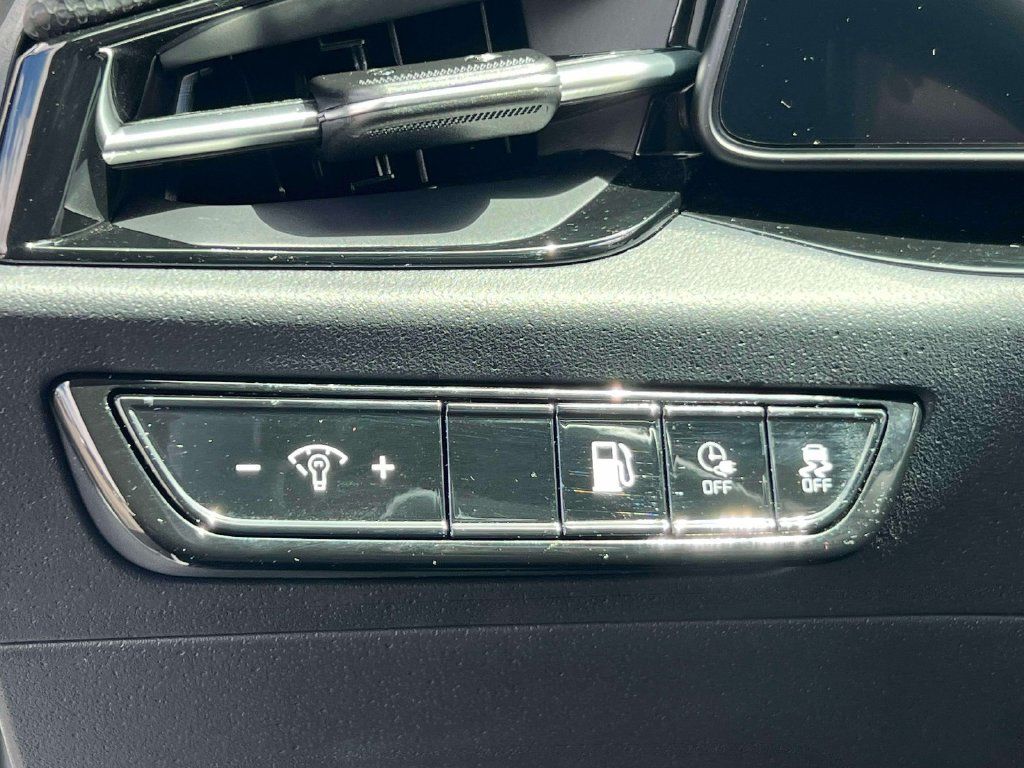 Used 2025 Kia Niro EX w/ EX Cold Weather Package FWD image 21