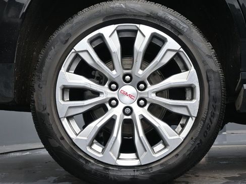 Used 2021 GMC Yukon Denali w/ Denali Premium Package image 9