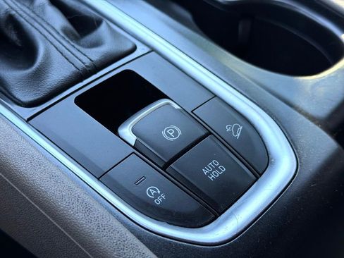 Used 2019 Hyundai Santa Fe SE image 10